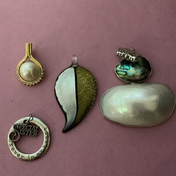 Four beautiful pendants, nice selection - Picture 2 of 8